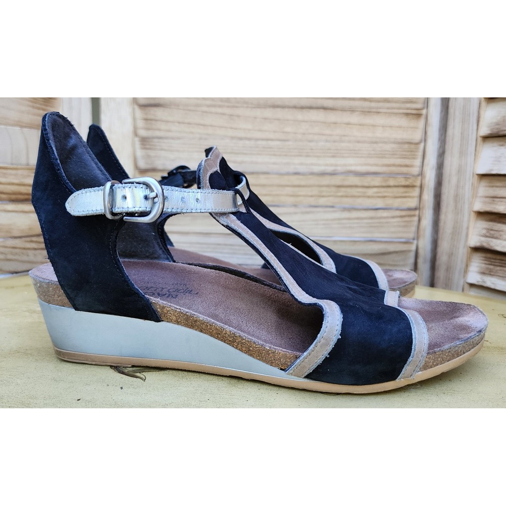 Naot EU 40 US 9 Black Silver Suede Leather Wedge T-Strap Sandals Resort Classic